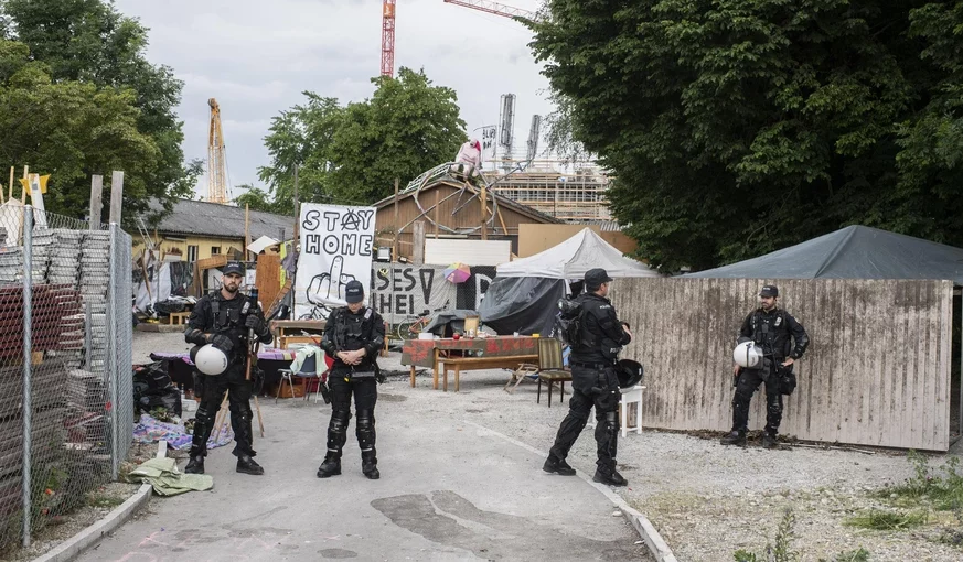 Demonstration gegen das neueröffnete Bundeslager auf dem Juchhof-Areal